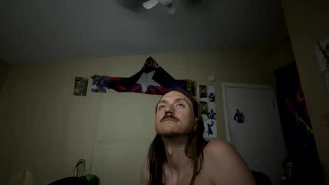 Critter2999LuvsFeet online show from 05-18-26, 08:42
