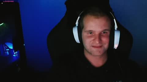 Snapshot of croissant911 chatting on 12-04-24, 01:36 Anderson online show from 12-04-24, 01:36