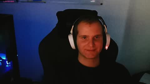 Snapshot of croissant911 chatting on 02-05-25, 02:48 Anderson online show from 02-05-25, 02:48