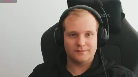 Snapshot of croissant911 chatting on 04-08-26, 09:09 Anderson online show from 04-08-26, 09:09