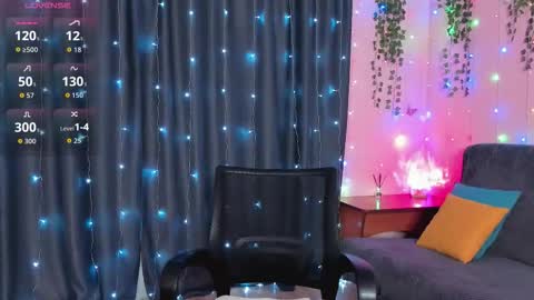 Snapshot of cross_the_line chatting on 11-15-25, 08:55 xx Amina xx online show from 11-15-25, 08:55