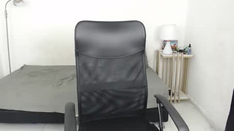 crow_black00 online show from 09-27-25, 07:46