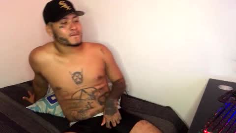 crow_black00 online show from 04-16-26, 03:13