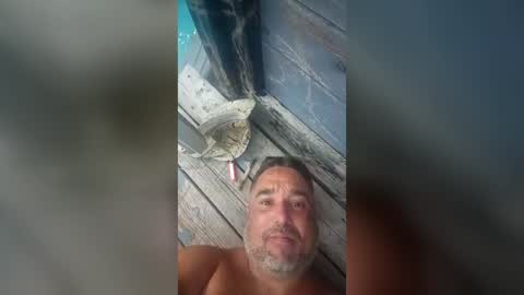 Snapshot of crxbob25192572 chatting on 07-26-26, 10:27 crxbob25192572 online show from 07-26-26, 10:27