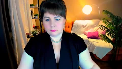 Snapshot of crystaalstaar chatting on 11-22-25, 06:51 Anna online show from 11-22-25, 06:51