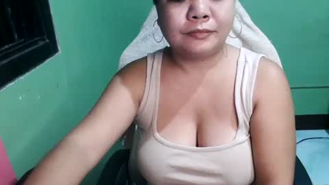 Snapshot of crystal_april chatting on 06-27-26, 04:56 Crys online show from 06-27-26, 04:56