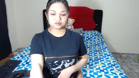 Snapshot of crystal_milkmature chatting on 02-04-25, 11:16 Crystal Milf online show from 02-04-25, 11:16