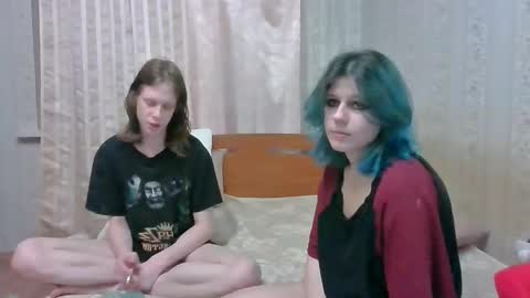 Snapshot of crystal_porn_love chatting on 12-11-24, 09:45 Crystal and Marcl online show from 12-11-24, 09:45