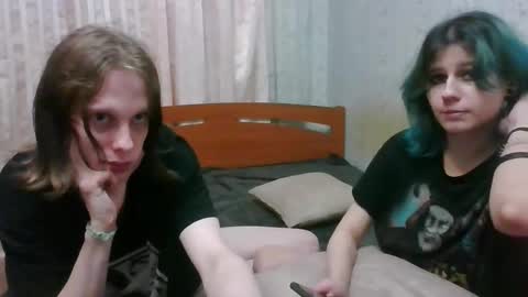 Snapshot of crystal_porn_love chatting on 12-19-24, 12:34 Crystal and Marcl online show from 12-19-24, 12:34