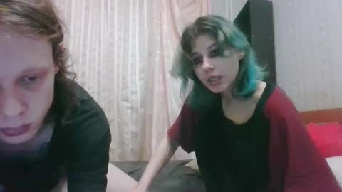 Snapshot of crystal_porn_love chatting on 12-25-24, 09:33 Crystal and Marcl online show from 12-25-24, 09:33