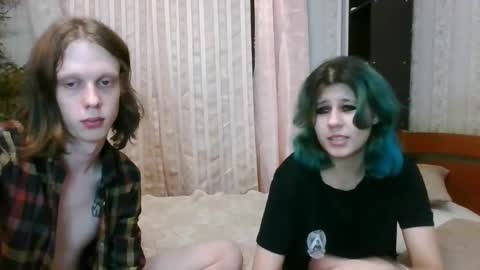 Snapshot of crystal_porn_love chatting on 01-16-25, 06:16 Crystal and Marcl online show from 01-16-25, 06:16