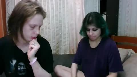 Snapshot of crystal_porn_love chatting on 03-01-25, 09:40 Crystal and Marcl online show from 03-01-25, 09:40