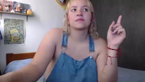 Snapshot of crystal_shadow chatting on 10-17-25, 09:50 Crystal shadow online show from 10-17-25, 09:50