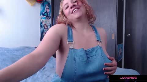 Snapshot of crystal_shadow chatting on 11-16-25, 02:11 Crystal shadow online show from 11-16-25, 02:11