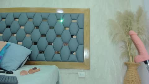 Snapshot of crystal_sm chatting on 12-05-25, 03:26 crystal_sm online show from 12-05-25, 03:26