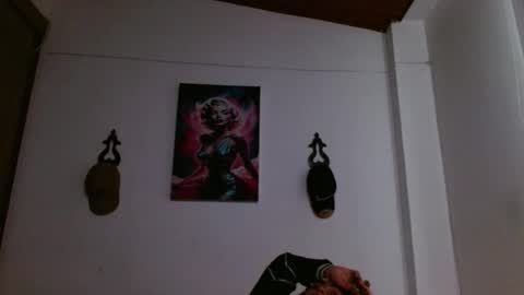 Snapshot of crystal_starx chatting on 04-27-26, 10:30 Crystal Blaze online show from 04-27-26, 10:30