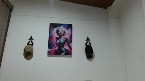 Snapshot of crystal_starx chatting on 04-28-26, 04:17 Crystal Blaze online show from 04-28-26, 04:17