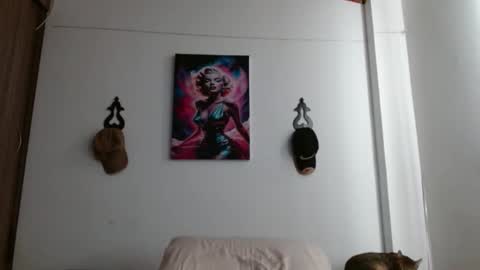 Snapshot of crystal_starx chatting on 05-17-26, 06:59 Crystal Blaze online show from 05-17-26, 06:59