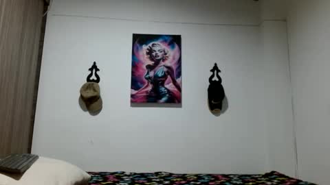 Snapshot of crystal_starx chatting on 05-28-26, 01:47 Crystal Blaze online show from 05-28-26, 01:47