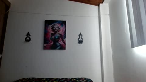Snapshot of crystal_starx chatting on 06-08-26, 02:50 Crystal Blaze online show from 06-08-26, 02:50