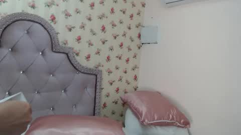 Milf Latina online show from 04-13-26, 12:54