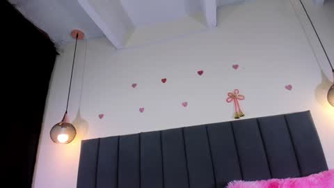 Snapshot of crystalbaby00 chatting on 01-01-25, 06:47 Hi I am Luz 3 online show from 01-01-25, 06:47