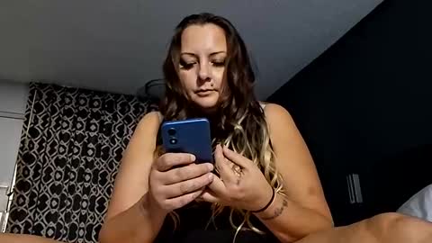 crystalbarbie214 online show from 12-02-25, 09:14