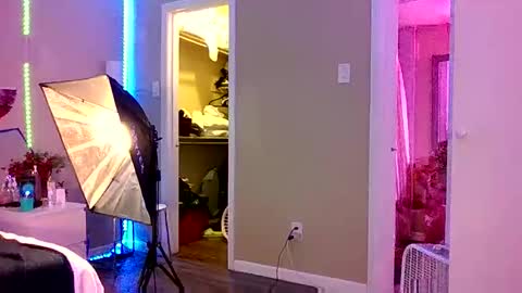 crystalbarbie214 online show from 05-04-26, 11:12