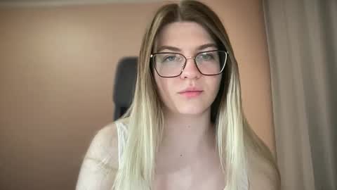 Snapshot of crystalblush01 chatting on 03-06-26, 06:37 crystalblush01 online show from 03-06-26, 06:37