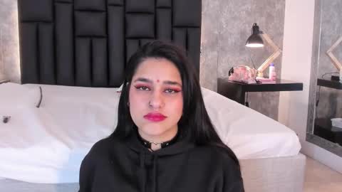 Crystal online show from 11-10-25, 03:44