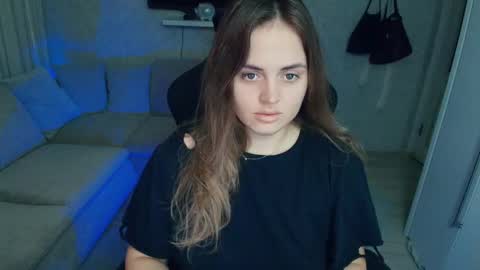 Snapshot of crystalemily chatting on 01-09-26, 08:21 crystalemily online show from 01-09-26, 08:21