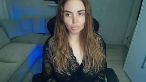 Snapshot of crystalemily chatting on 07-13-26, 07:16 crystalemily online show from 07-13-26, 07:16