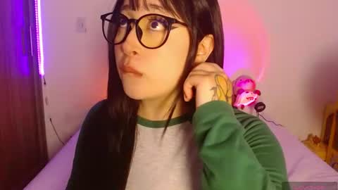 Olivia  online show from 06-24-26, 01:48