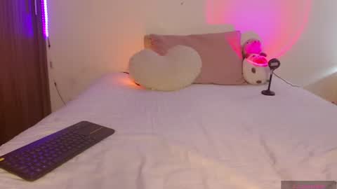 Olivia  online show from 06-25-26, 01:26