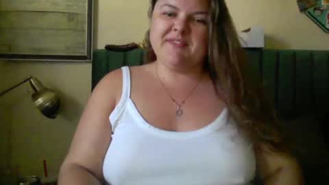 Snapshot of crystalizzzee chatting on 09-16-25, 04:19 Herekittykitty69 online show from 09-16-25, 04:19