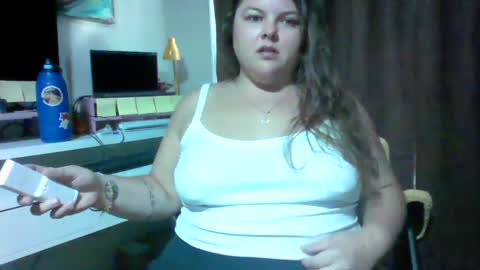 Snapshot of crystalizzzee chatting on 09-18-25, 02:19 Herekittykitty69 online show from 09-18-25, 02:19