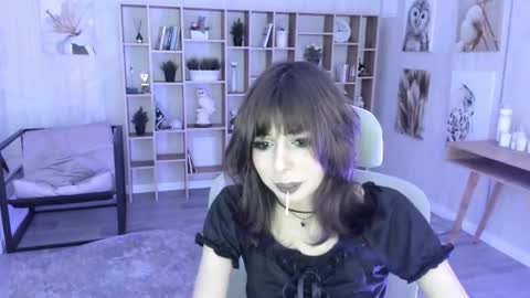 crystallbloom online show from 10-28-25, 04:20