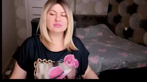 Snapshot of crystallleyes chatting on 10-03-25, 02:41 CrystalllEyes online show from 10-03-25, 02:41