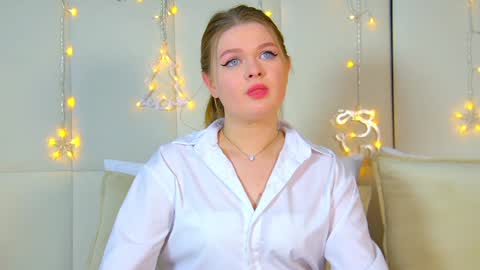 Snapshot of crystallyons chatting on 12-22-24, 09:22 Crystal online show from 12-22-24, 09:22