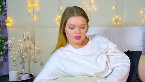 Snapshot of crystallyons chatting on 12-22-24, 03:33 Crystal online show from 12-22-24, 03:33