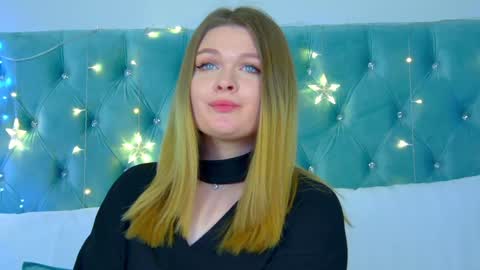 Snapshot of crystallyons chatting on 12-28-24, 01:06 Crystal online show from 12-28-24, 01:06