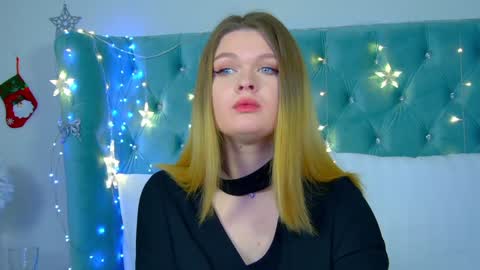 Snapshot of crystallyons chatting on 12-28-24, 04:09 Crystal online show from 12-28-24, 04:09