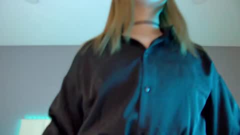 Snapshot of crystallyons chatting on 03-04-25, 06:47 Crystal online show from 03-04-25, 06:47