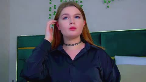 Snapshot of crystallyons chatting on 03-12-25, 06:44 Crystal online show from 03-12-25, 06:44