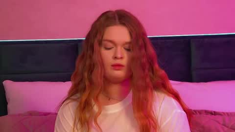 Snapshot of crystallyons chatting on 09-08-25, 06:07 Crystal online show from 09-08-25, 06:07