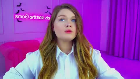 Snapshot of crystallyons chatting on 10-24-25, 11:06 Crystal online show from 10-24-25, 11:06