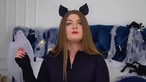 Snapshot of crystallyons chatting on 10-26-25, 06:03 Crystal online show from 10-26-25, 06:03