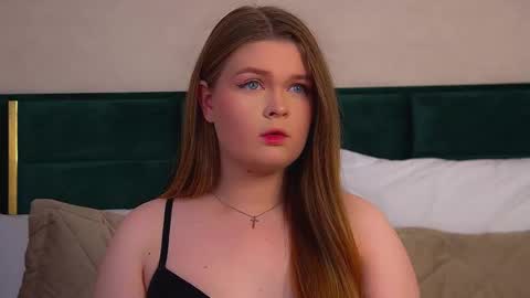 Snapshot of crystallyons chatting on 11-03-25, 06:09 Crystal online show from 11-03-25, 06:09