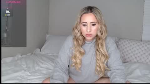 Nikki online show from 10-27-25, 12:36