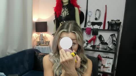 Snapshot of crystalxohotty chatting on 06-16-26, 04:37 CrystalHotty online show from 06-16-26, 04:37